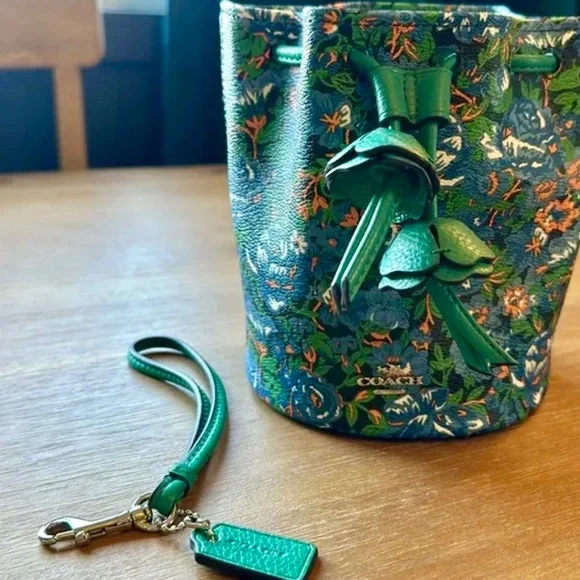 Coach Petal Bucket Bag Wristlet with Flower Drawstring Bag Multi Blue Floral - Picture 2 of 4
